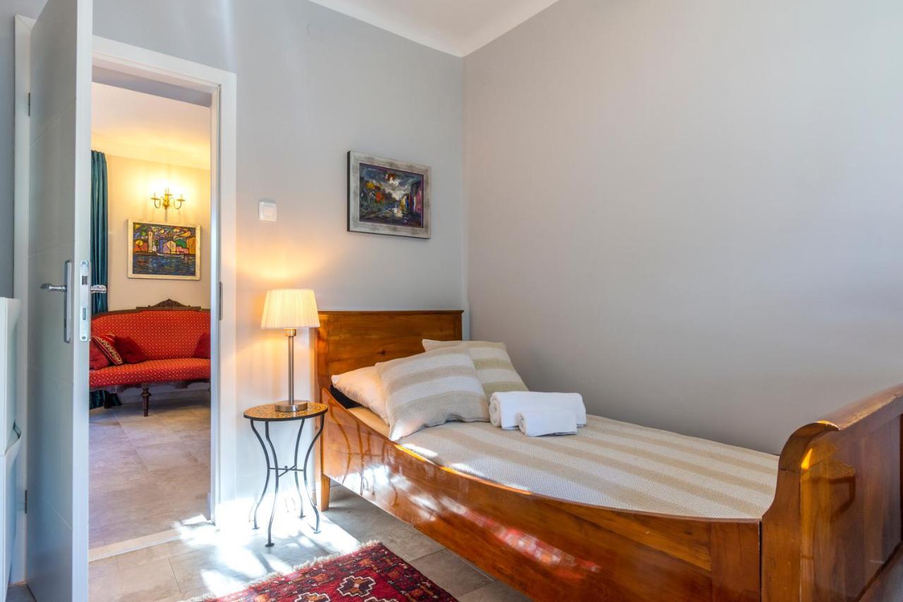 The Three Flowers Pool House Trogir Exteriér fotografie